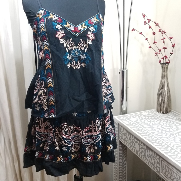 🍒NWT🍒 ANTHROPOLOGIE LOVE SAM EMBROIDERED SKIRT - Picture 7 of 7